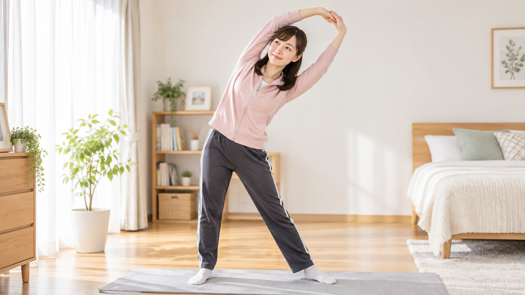 自宅で軽くストレッチをしている女性